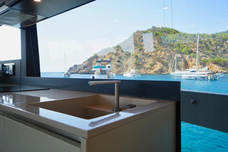 Revolution Yacht Photos Pics 