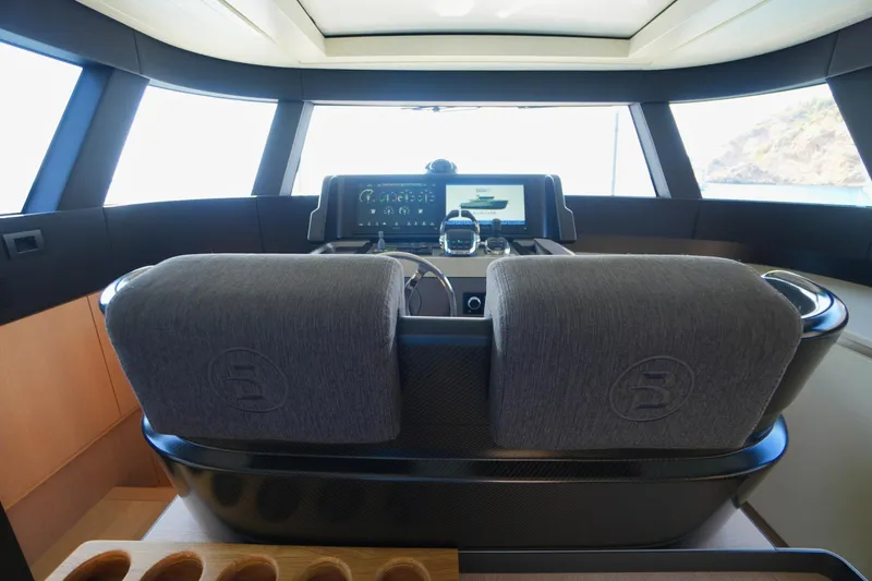 Revolution Yacht Photos Pics 