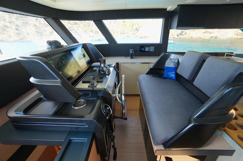 Revolution Yacht Photos Pics 