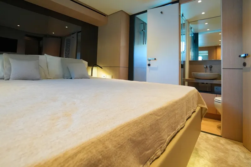 Revolution Yacht Photos Pics 