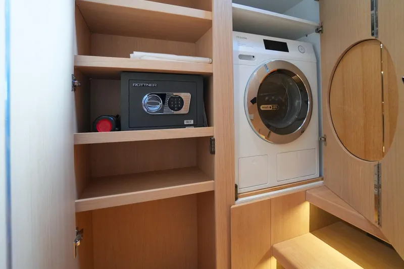 Revolution Yacht Photos Pics 