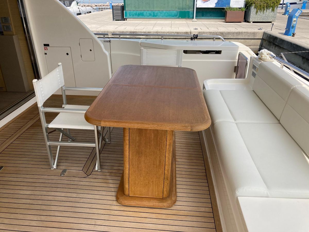 2013 Ferretti Yachts 71 