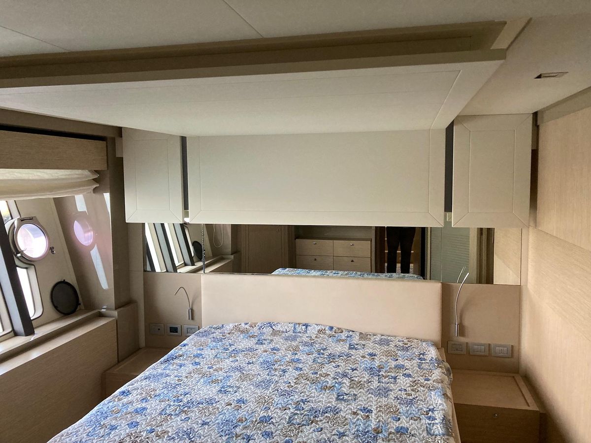 2013 Ferretti Yachts 71 