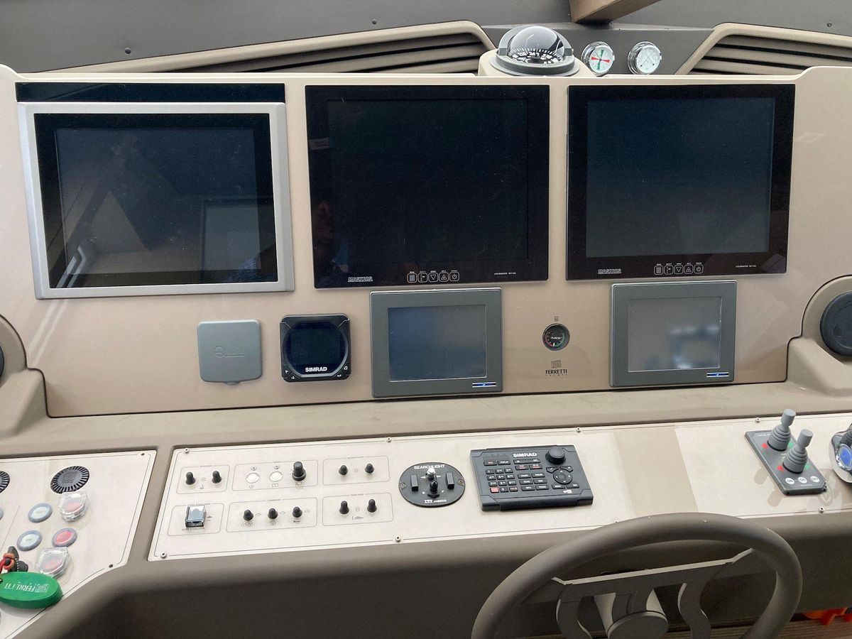 2013 Ferretti Yachts 71 
