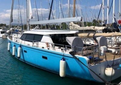 Yacht