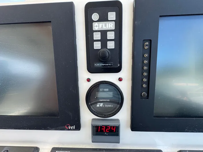 Chilla Yacht Photos Pics 