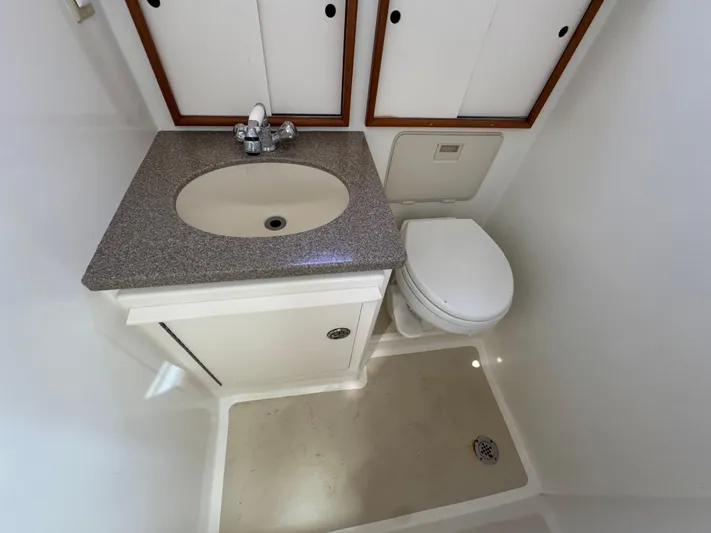 Chilla Yacht Photos Pics 