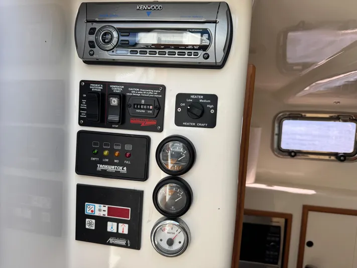 Chilla Yacht Photos Pics 