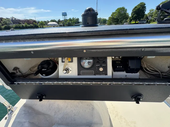 Chilla Yacht Photos Pics 