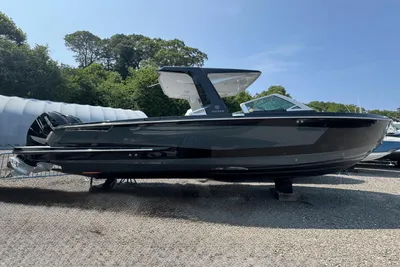 Aviara AV32 Outboard