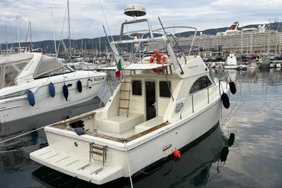 1994 Mochi Craft Cayman 30 FLY