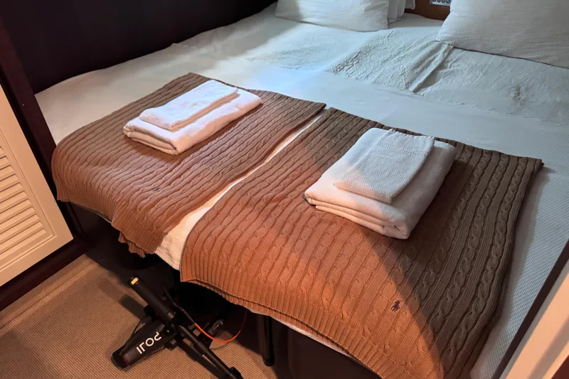  Yacht Photos Pics Luxurious Canados 86 yacht bedroom with neatly arranged towels, 2009 model.