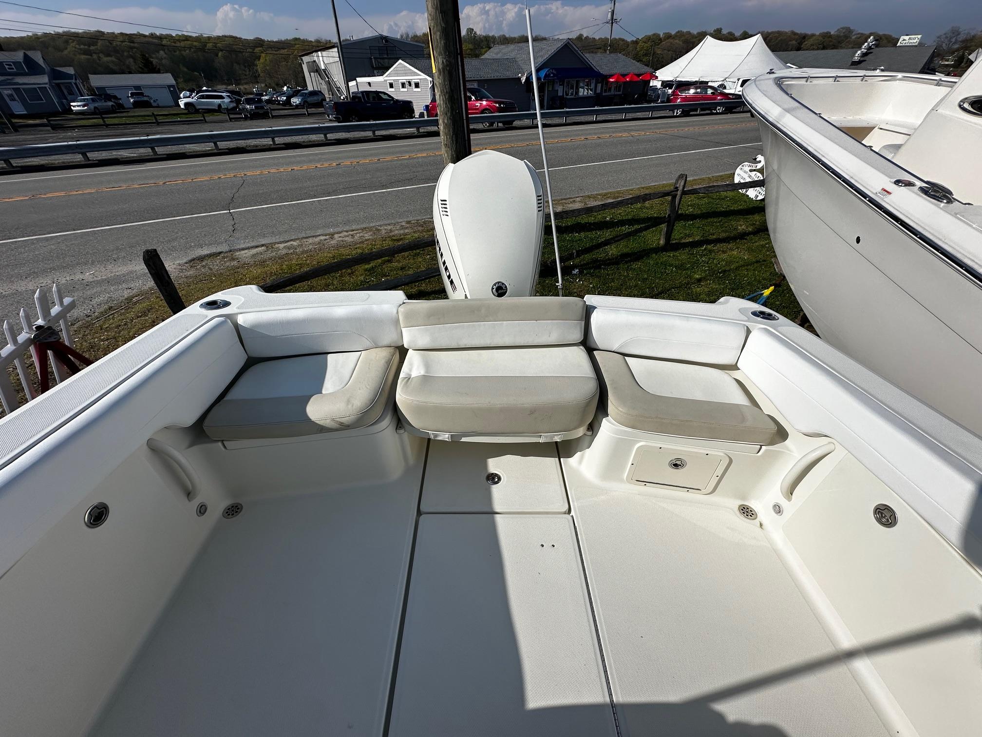 2012 Hydra-Sports 2300 DC Runabout for sale - YachtWorld