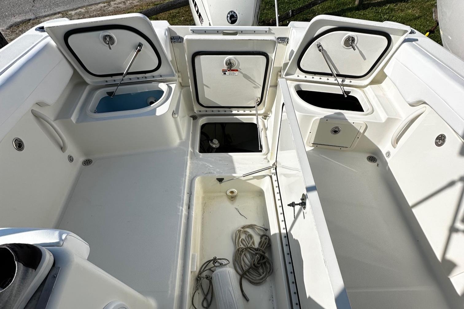 2012 Hydra-Sports 2300 DC Runabout for sale - YachtWorld