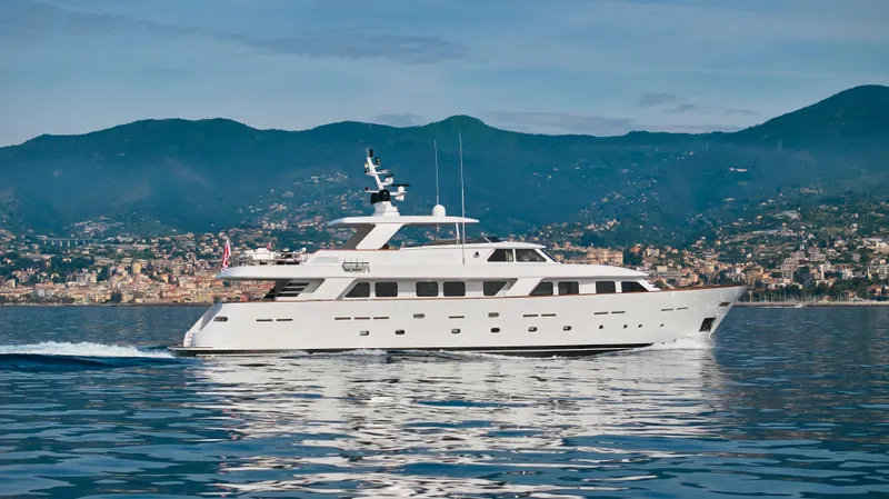 L'instant IV Yacht Photos Pics 