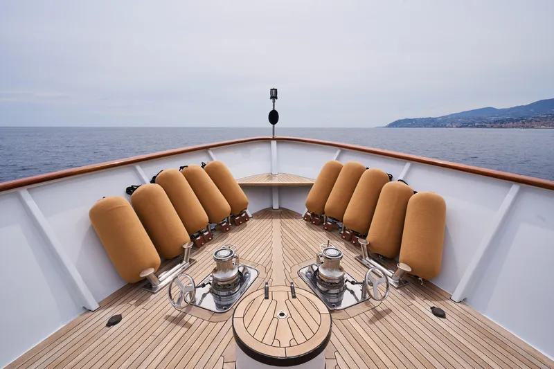 L'instant IV Yacht Photos Pics Bow deck of 2009 Castagnola Navetta 33 yacht with ocean view.