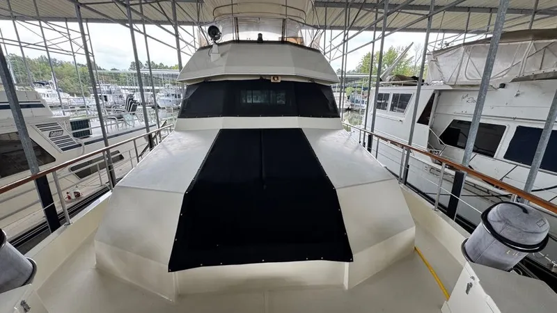 Lila Blue Yacht Photos Pics Bow Seating Covered