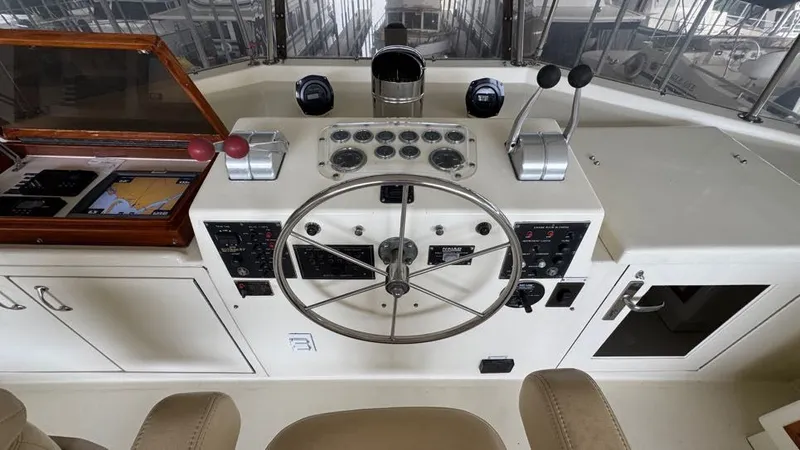 Lila Blue Yacht Photos Pics Flybridge Helm Station