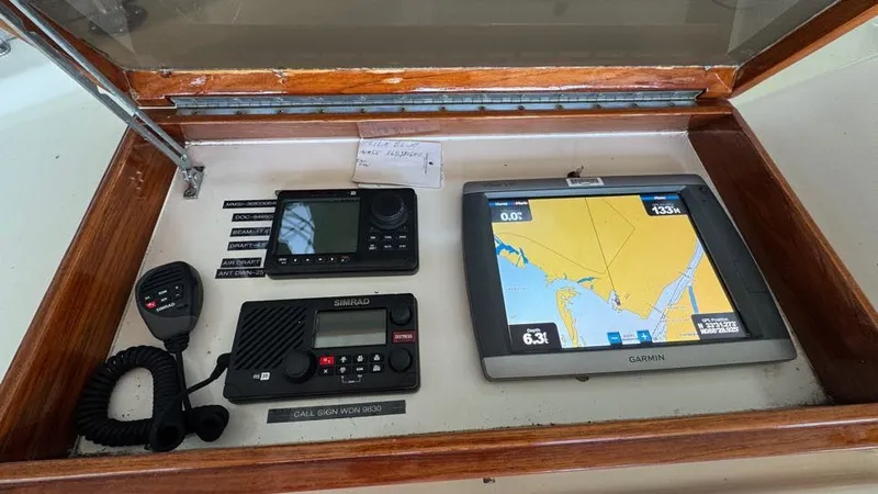 Lila Blue Yacht Photos Pics Flybridge Helm Station