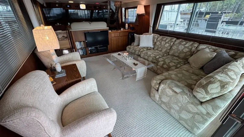 Lila Blue Yacht Photos Pics Salon looking forward