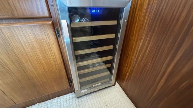 Lila Blue Yacht Photos Pics Salon entertainment bar