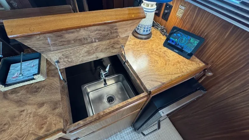 Lila Blue Yacht Photos Pics Salon entertainment bar