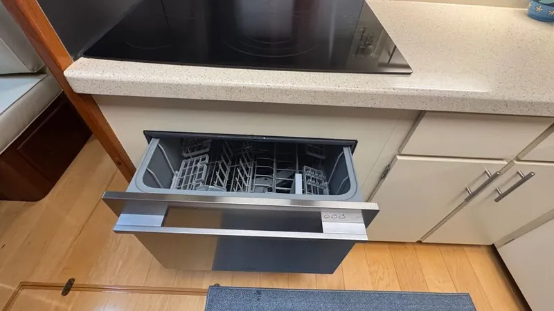 Lila Blue Yacht Photos Pics Galley Down