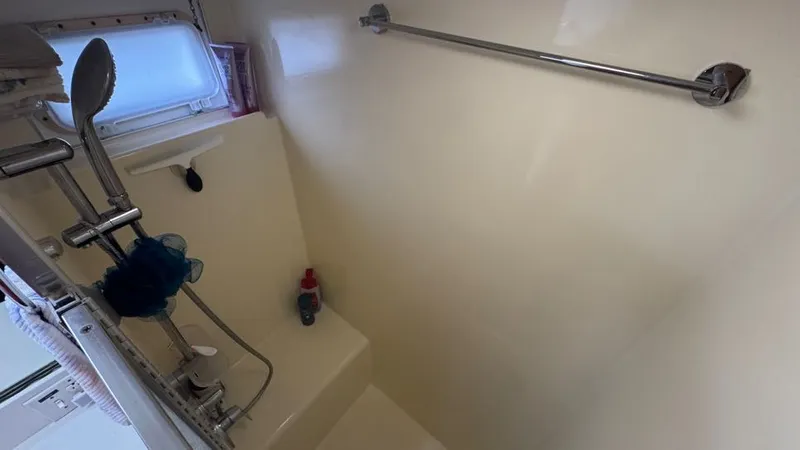 Lila Blue Yacht Photos Pics Guest Head