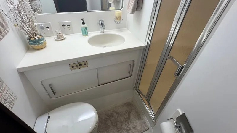 Lila Blue Yacht Photos Pics Forward Guest Head