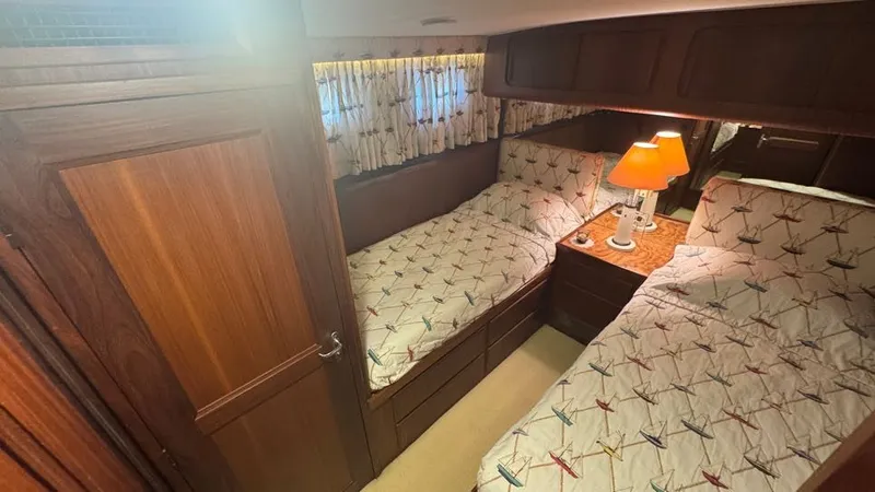 Lila Blue Yacht Photos Pics Starboard Guest Stateroom