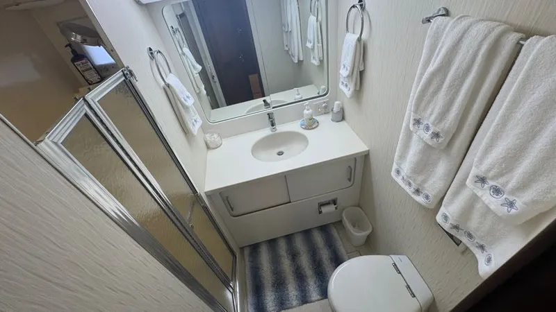 Lila Blue Yacht Photos Pics Guest Head