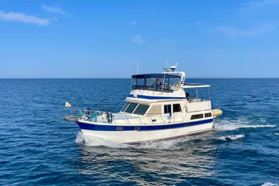 Marine Trader Sundeck Fb