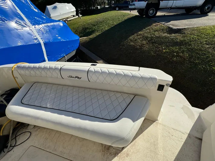 Lady Slipper Yacht Photos Pics 1996 Sea Ray 400 Sedan Bridge boat seat with quilted upholstery.