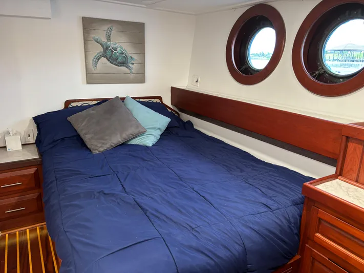 Restless T Yacht Photos Pics 