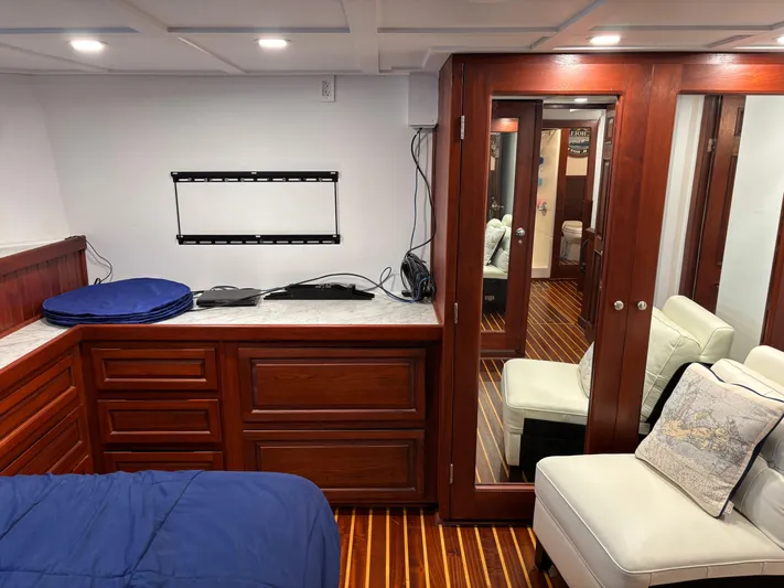 Restless T Yacht Photos Pics 