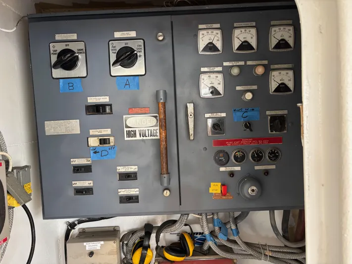 Restless T Yacht Photos Pics 