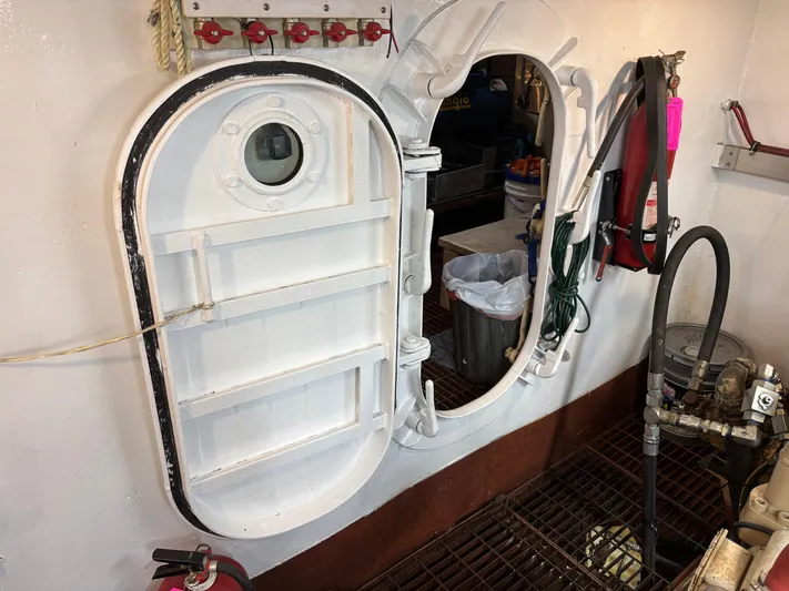 Restless T Yacht Photos Pics 