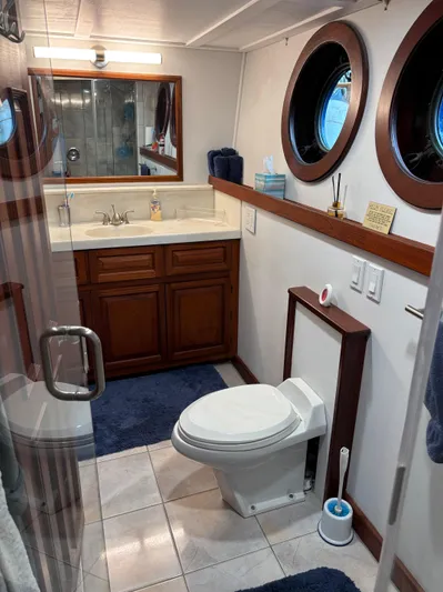 Restless T Yacht Photos Pics 