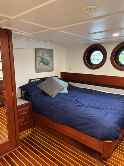 Restless T Yacht Photos Pics 