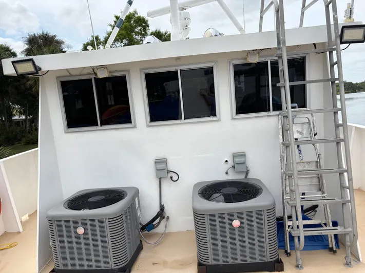 Restless T Yacht Photos Pics 