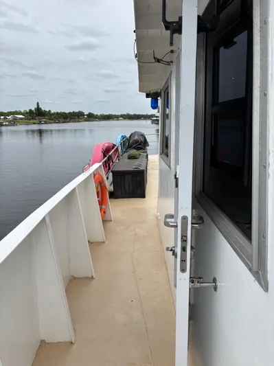 Restless T Yacht Photos Pics 