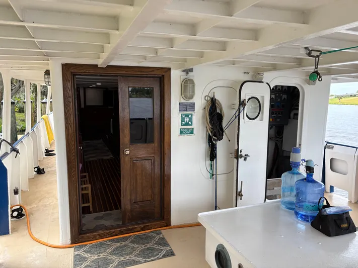 Restless T Yacht Photos Pics 