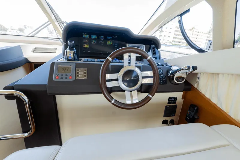 Island Home Yacht Photos Pics 