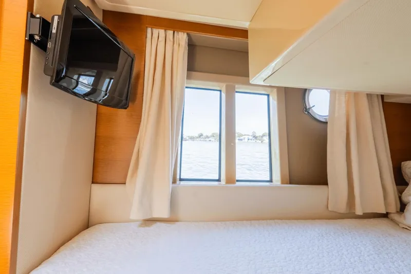 Island Home Yacht Photos Pics 