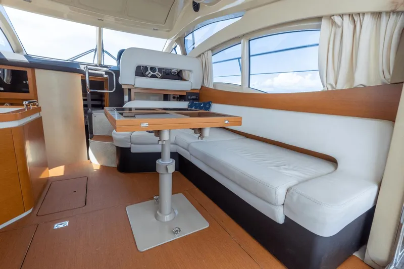 Island Home Yacht Photos Pics 