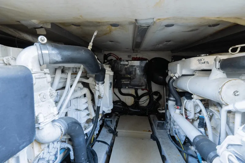 Island Home Yacht Photos Pics 