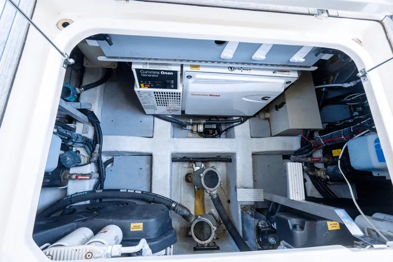 Island Home Yacht Photos Pics 