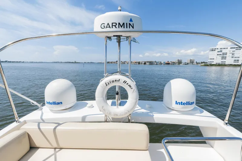 Island Home Yacht Photos Pics 