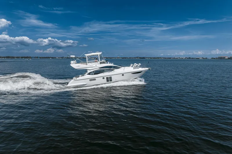 Island Home Yacht Photos Pics 