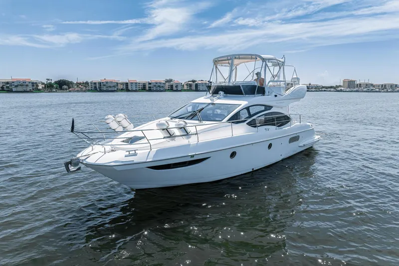 Island Home Yacht Photos Pics 